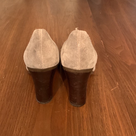 Pretty Gray Suede, Plenty by Tracey Reese Chunky Heels! - Picture 6 of 8